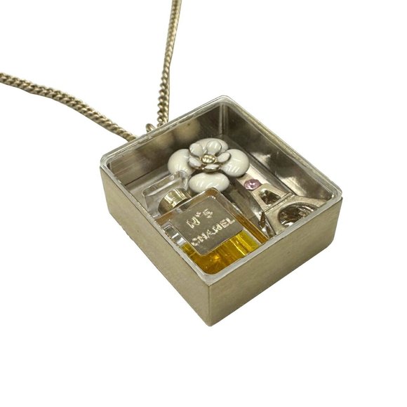 CHANEL Camellia Tower No.5 Necklace 05 C - Picture 4 of 8
